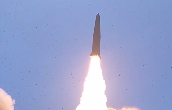 俄罗斯宣称使用陆基飞弹摧毁了70多枚精准导引火箭和2台M270多管火箭发射器。（俄罗斯国防部）