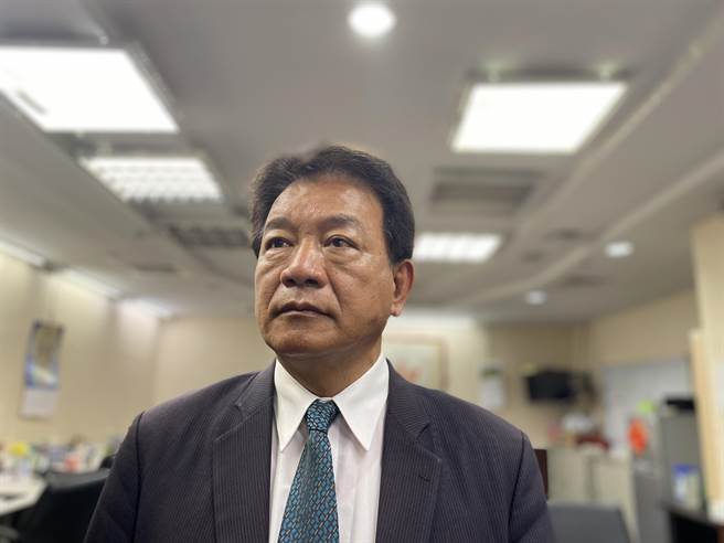 民进党团昨天推举正副议长人选，台南市议长郭信良今天说，截至目前为止，没接到任何讯息要协商，「只闻楼梯响，不见人下来」。(曹婷婷摄)