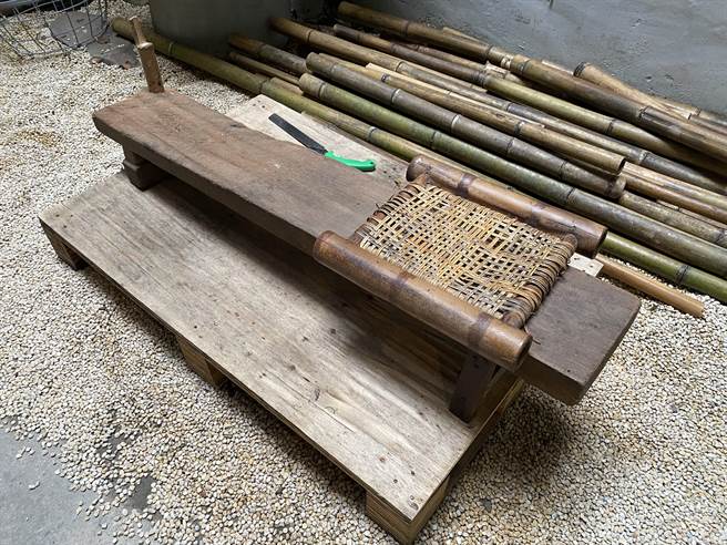 国宝级竹艺大师戴阿炉的工作区原况呈现。（蔡明亘摄）