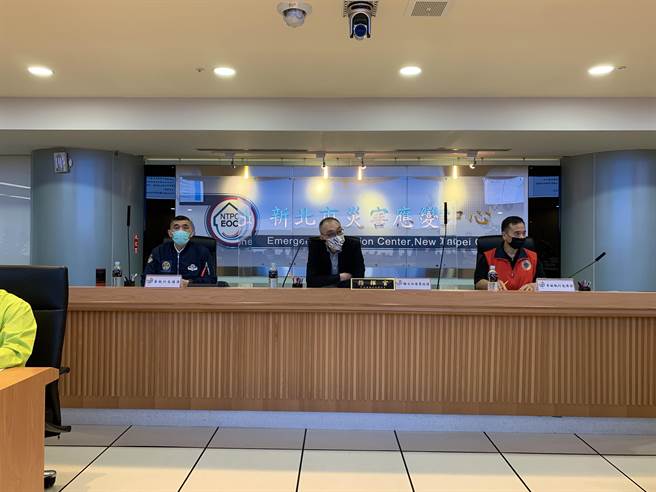 新北市请台电公司依据行政院政策，兴建室内乾贮设施，不要将核二厂燃料池贮存空间的问题推给地方政府，混淆视听，误导民眾。（新北市政府提供）