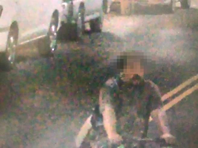 警方以嫌犯特徵成功逮偷车贼。（翻摄照片／高雄洪靖宜传真）