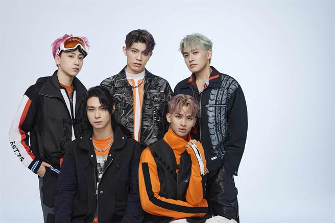 火星正式成军改名「FEniX」。（踢帕娱乐提供）