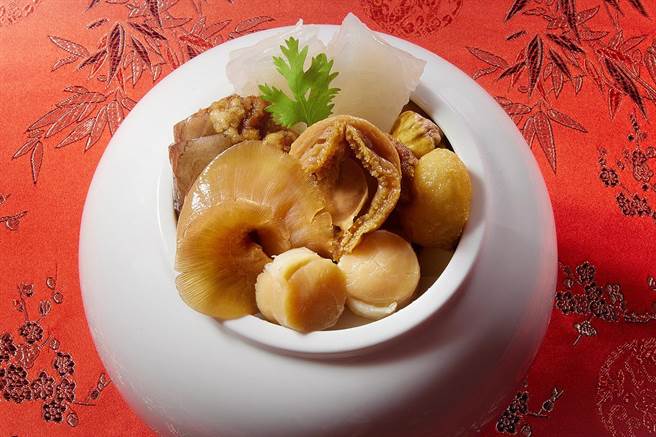 可单买的「升官发财佛跳墙」，6人份早鸟价2580元,，可常温取货或冷冻宅配（图／JR东日本大饭店台北提供）