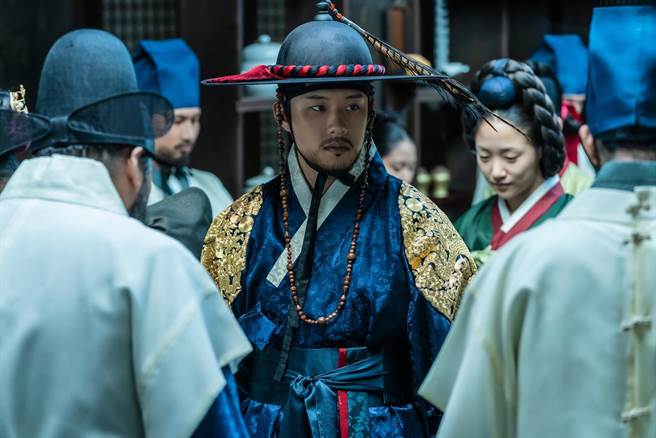 金圣哲饰演遭清国以人质身分带走的昭显世子。（车库娱乐提供）