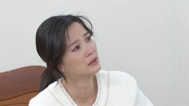 楚宣嘆妈妈角色难为。（民视提供）