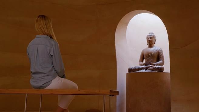 《光之屋》邀请民眾互动参与。（凌玮隆摄／李工作室提供）