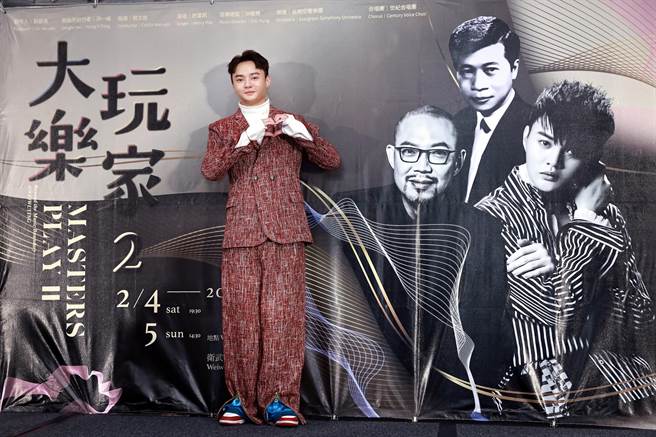 许富凯8日出席记者会，宣布明年2月4、5日于高雄卫武营歌剧院开唱。（卫武营国家艺术文化中心提供）