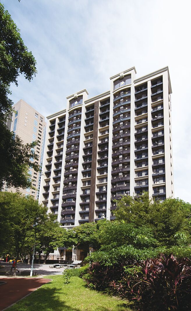 南亚节能窗拥有高性能隔音、气密佳、水密佳及耐腐蚀、抗酸碱、不结露等特性，广泛应用在国内各大建案。图／业者提供