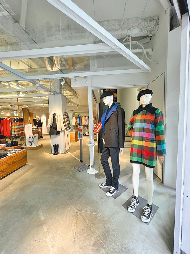 agnes b.银座旗舰店品项十分齐全，包含男女童装、VOYAGE、To b. by agnes b.等。（agnes b.提供）