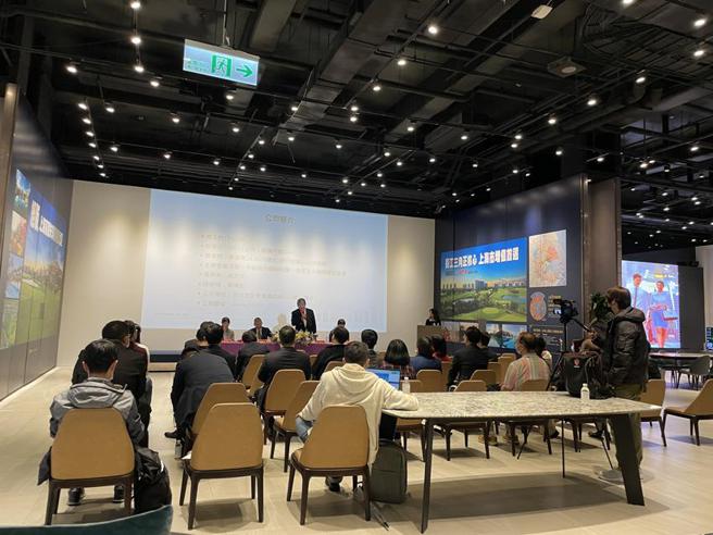 （爱山林今天举办法说会，释出明年自建案完工入帐量将增加的利多。图∕蔡惠芳）