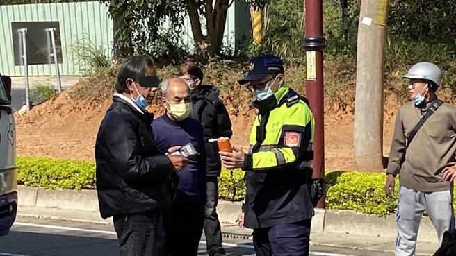 警方立即对双方驾驶实施酒测，皆未有饮酒情形，肇事原因由金城分局厘清中。（于家麒摄）