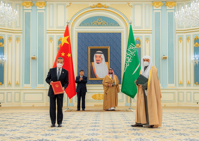 王储穆罕默德・萨勒曼（Mohammed bin Salman）首相 在利雅得与中国国家主席习近平会面。（路透）