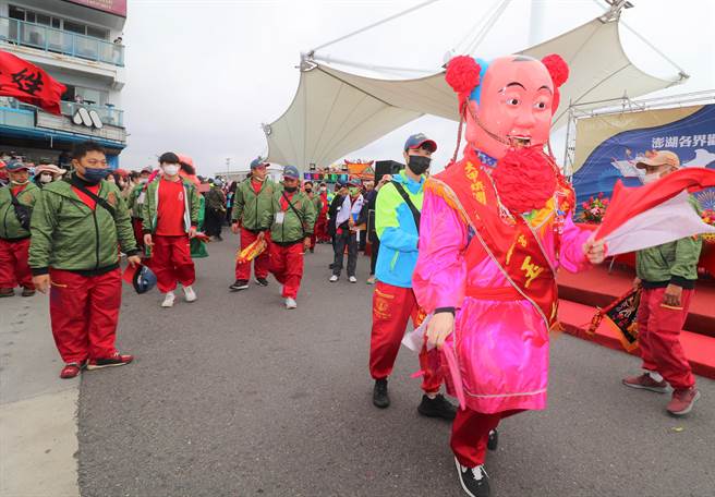大甲镇澜宫也是许多澎湖在地庙宇长年交流的据点，未来大家往来密切交情密切之后，希望成为一件深具开创性的宗教交流活动。（张茂雄摄）