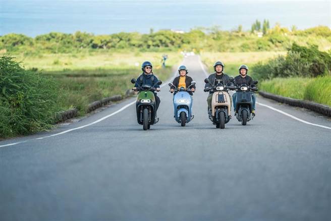 现行电动机车补助到明天为止，经济部今天宣布，每辆7000元补助将再延长4年。(图／Gogoro提供)