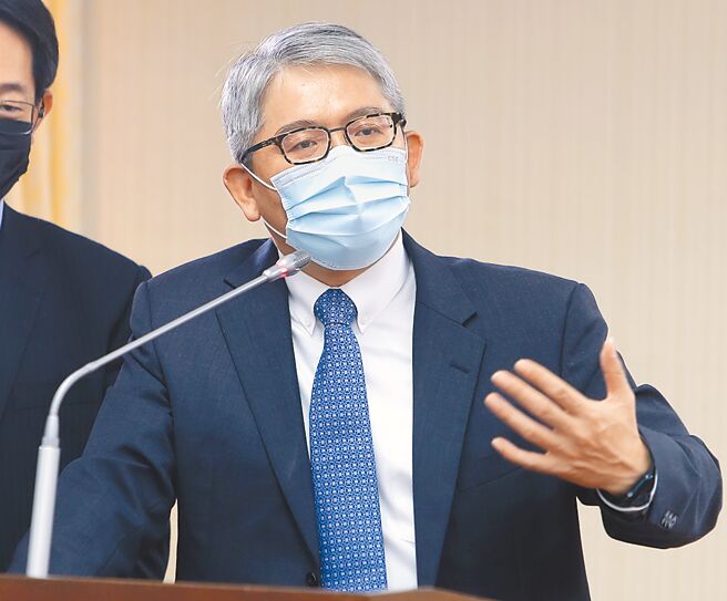 民进党立院党团将提案修正选罢法扩大排黑，内政部长花敬群8日在立法院表示内部7日已讨论，预计最慢下周提送行政院。（季志翔摄）