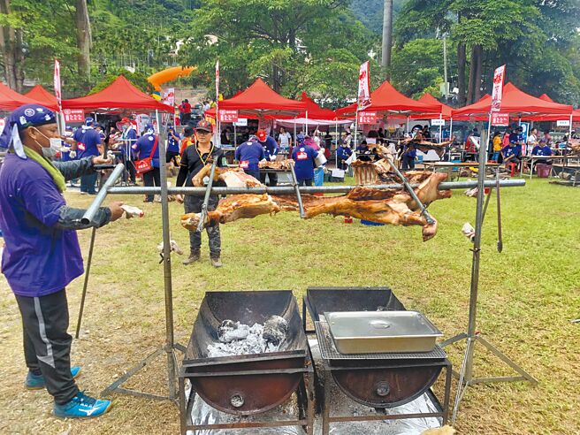 南投县烤猪王大赛，10日将在南开科技大学登场。（廖志晃摄）