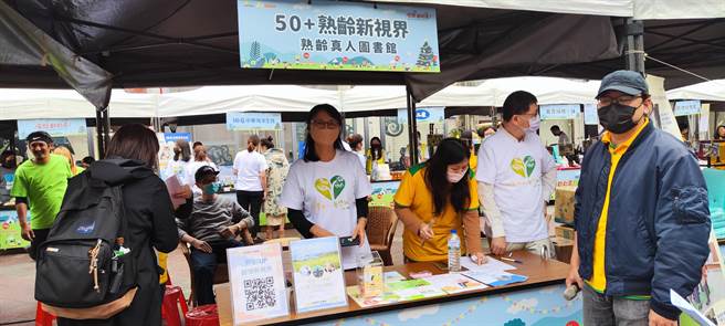 芥菜种会致力打造全龄培力平台，透过全民培力与分享，让熟龄者生活自主有目标、青年人对生活更热情有希望。（林良齐摄）