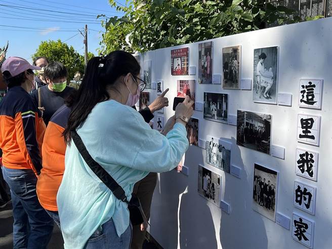 活動中也展出的經典老相片，呈現過去的建物、地景、服裝、生活、習俗，，讓民眾更深入的了解。（東海大學提供／潘虹恩台中傳真）