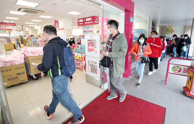 一名網友好奇寶雅為什麼能這麼賺錢，引起不少討論，也有人點出寶雅1大優勢。（圖／報系資料照）