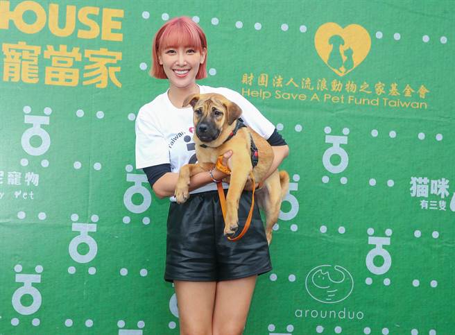 李懿為了毛孩權益變身拍賣會推手。（粘耿豪攝）