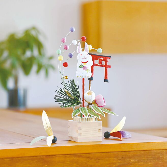 和紙製作的正月擺飾，新穎設計受各年齡層喜愛。（株式會社大直提供）