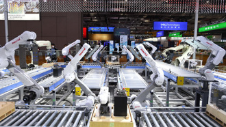 電動車光伏產業需求暴增 中國工業機器人密度首超越美國