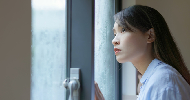 水瓶座、双子座、摩羯座寧可压抑住自己的感情，也不愿意主动约对方见面。（示意图／Shutterstock）
