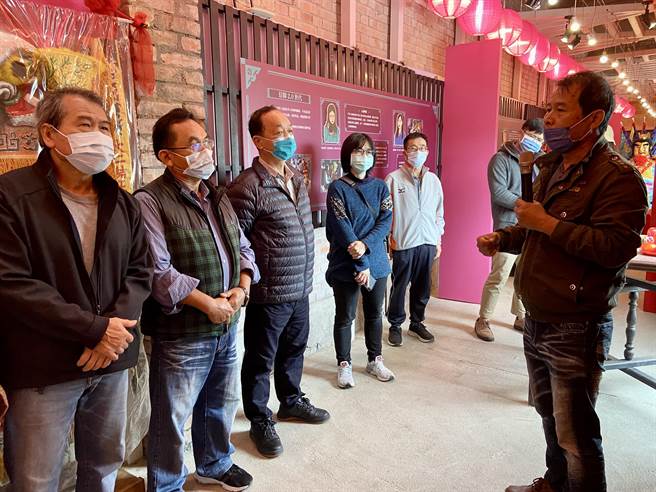 「信仰2.0特展」，开启2代间对信仰文化的探讨。（吴佩蓉摄）