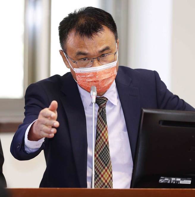 面对大陆施压，农委会主委陈吉仲(图)再度说出，「向WTO申诉」。（中时资料照／季志翔摄）