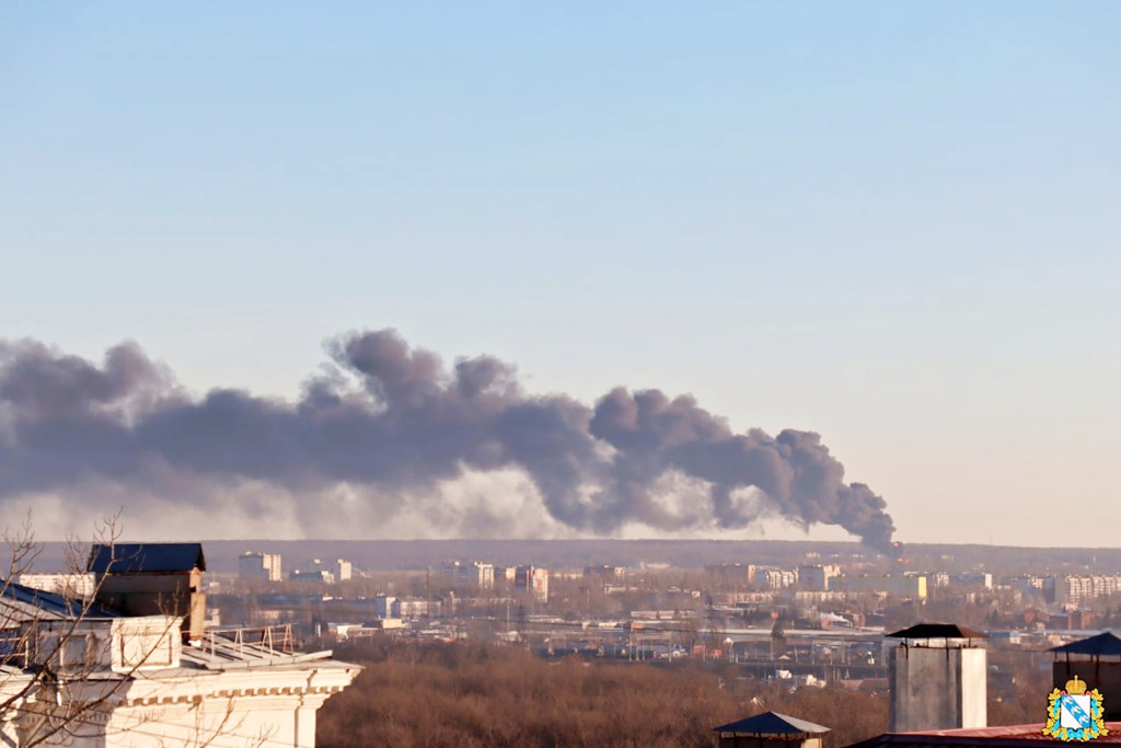 俄罗斯库斯克州（Kursk）一座机场6日遭到无人机空袭。（图／美联社、库斯克州政府提供）(photo:ChinaTimes)