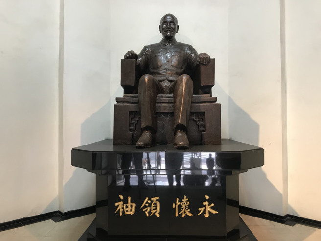 于11月28日生效的内政部推动威权象徵处置补助作业要点，遭质疑是撒钱推动去蒋化。图为蒋公铜像。（资料照／张颖齐摄）