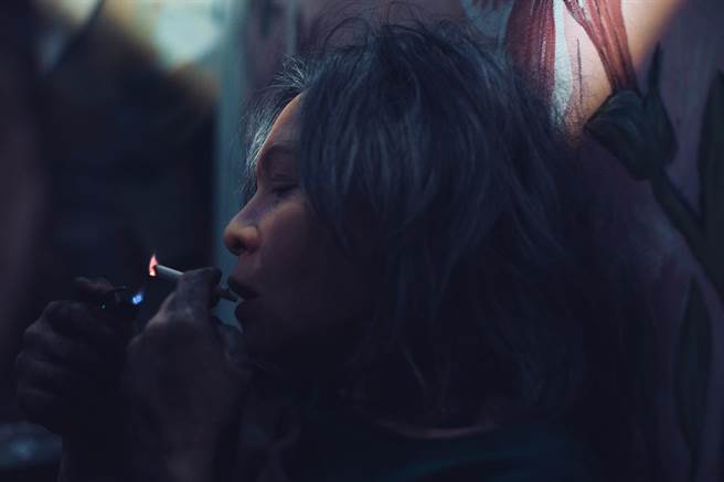 刘若英在短片《家家》画老妆扮老 ，需耗4个多小时做特化。（甲上提供）