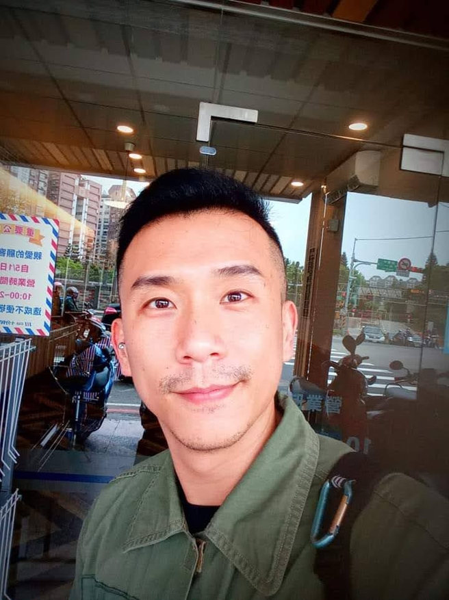 凤梨哥哥的亲弟接管哥哥的脸书帐号。(图/凤梨哥哥)