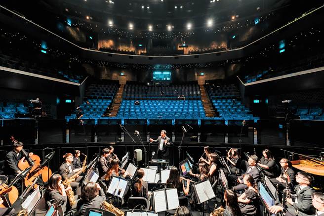 台湾青年管乐团副执行长谢宛轩说，这次有机会和爱相髓脊椎神经病变关怀协会合作回馈社会，团员都很乐意，团员能用他们的专长回馈社会是很美好的事。（台湾青年管乐团提供／潘虹恩台中传真）