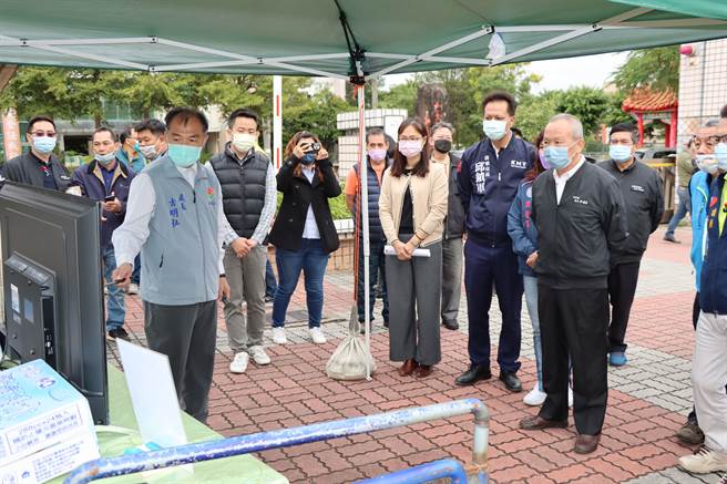县长徐耀昌等人到场视察。（苗栗县政府提供／李京升苗栗传真）
