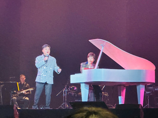 林宏铭从小就爱唱歌 ，并一直参加各种比赛，曾经荣获台视五灯奖五度五关得主，并以身为警察为荣。(戴志扬翻摄)