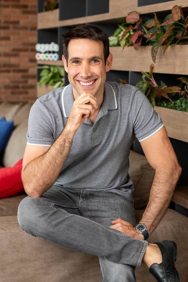 Agoda执行长Omri Morgenshtern分享疫后旅游商机访谈内容。（Agoda提供）