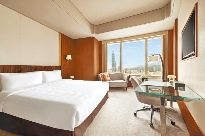 台北远东香格里拉的台北101景观尊荣客房。（台北远东香格里拉提供）