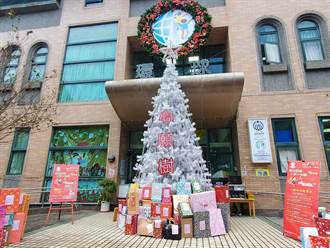 520份家扶耶誕禮物募集完成 環球科大心願樹堆滿禮物