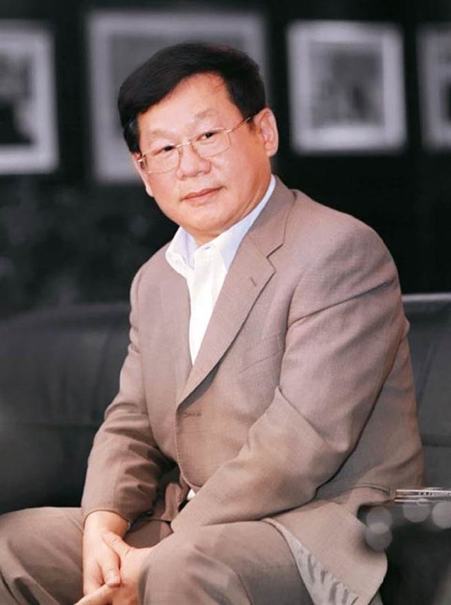 大陆地产大亨富力集团张力在英被拘面临美方引渡调查，公司回应。（中国广播网 ）