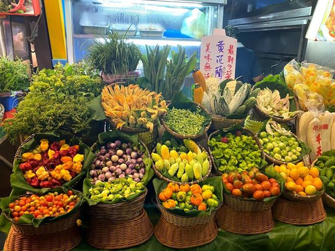 原乡部落的野菜较具环境适应力及抗逆境能力，甚至可能还存有尚未被发现的机能性成分可利用，花莲区农业改良场今年起将加强原民作物的机能性功效与应用分析，打造原民作物保种天堂，提升部落作物产值。（花莲区农改场提供／罗亦晽花莲传真）