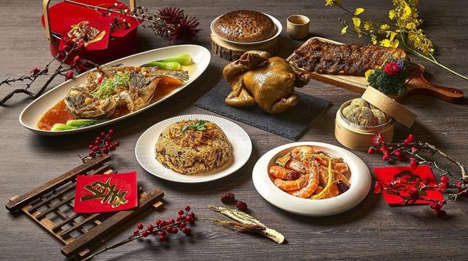 （板桥凯撒「祥兔纳福」六人飨宴年菜组开卖。图／板桥凯撒饭店提供）