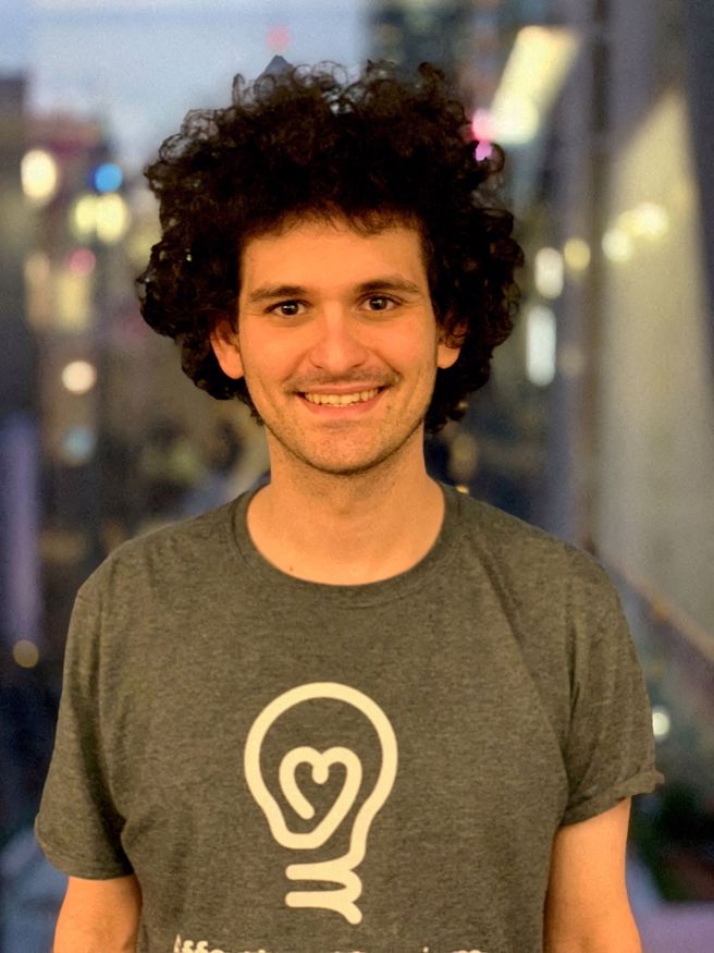 加密货币平台FTX创办人兼执行长班克曼－佛里特（Sam Bankman-Fried）于巴哈马拿索（Nassau）的公寓内被捕。(图/ 路透社)
