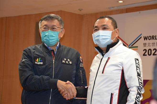 民眾党主席柯文哲在脸书恭喜新北市长侯友宜获得徵召参选总统。（蔡雯如摄）