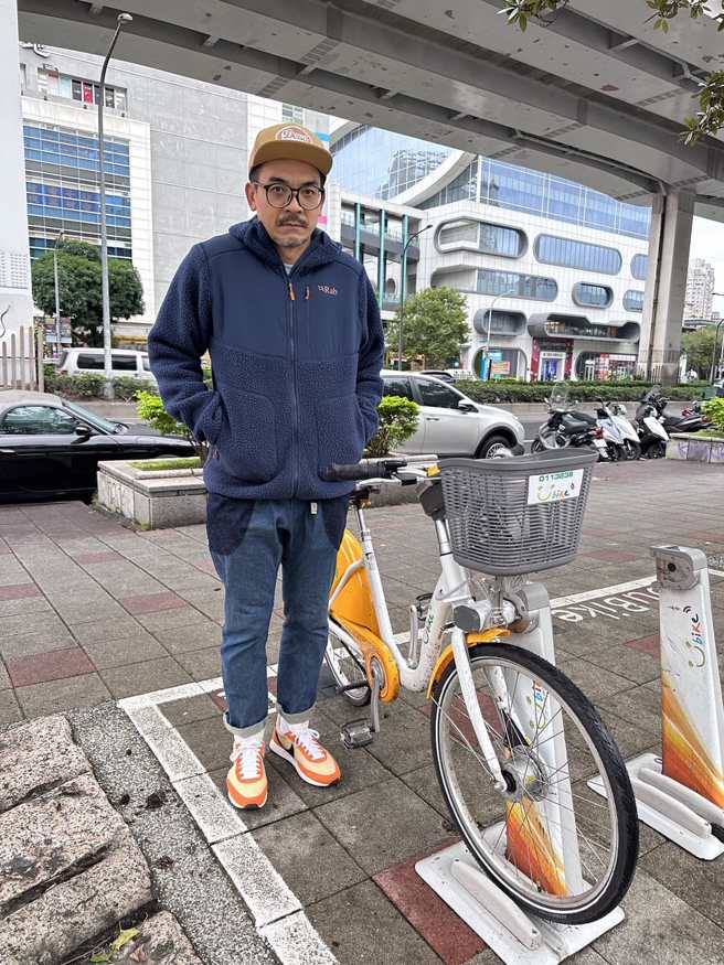 史丹利对忘记还车近24小时，所衍生的1595元租车费相当无奈。(图/史丹利 FB)