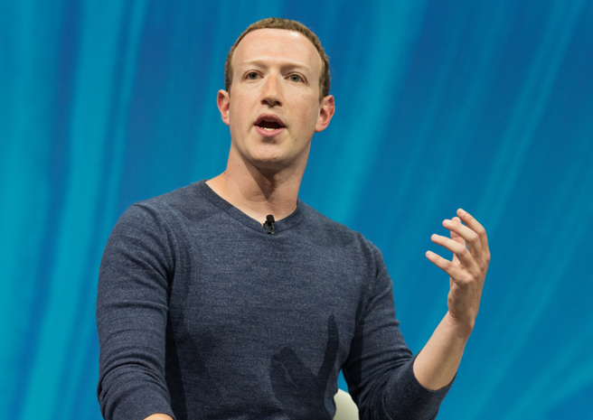 祖克柏相信脸书的价值是使用其社交网路的人群，不是软体或硬体。（图／shutterstock）