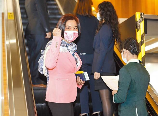 大陆暂停我食品、水产品、酒类等输入，国民党立委陈玉珍（左） 12日赴大陆协商并洽谈小三通復航相关事宜。（本报资料照／邓博仁摄）★《中时新闻网》关心您：饮酒过量，有碍健康。酒后不开车，安全有保障！