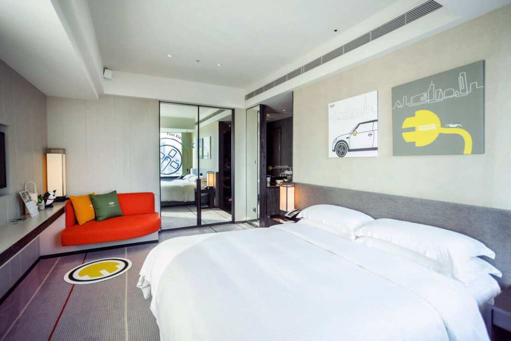 MINI台灣總代理汎德聯手寒舍艾麗酒店，打造全台獨家MINI風格主題客房。（汎德提供）
