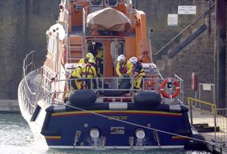 英倫海峽發生非法移民船沉沒 已知4死