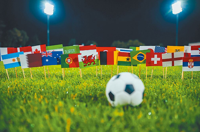 世界杯即将诞生冠军队伍，全球疯狂。（示意图／Shutterstock）